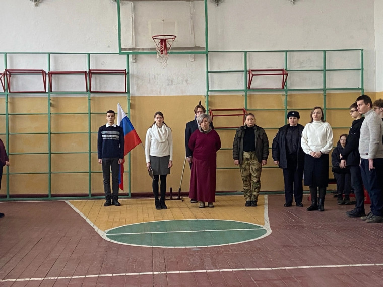 Традиционная торжественная линейка.